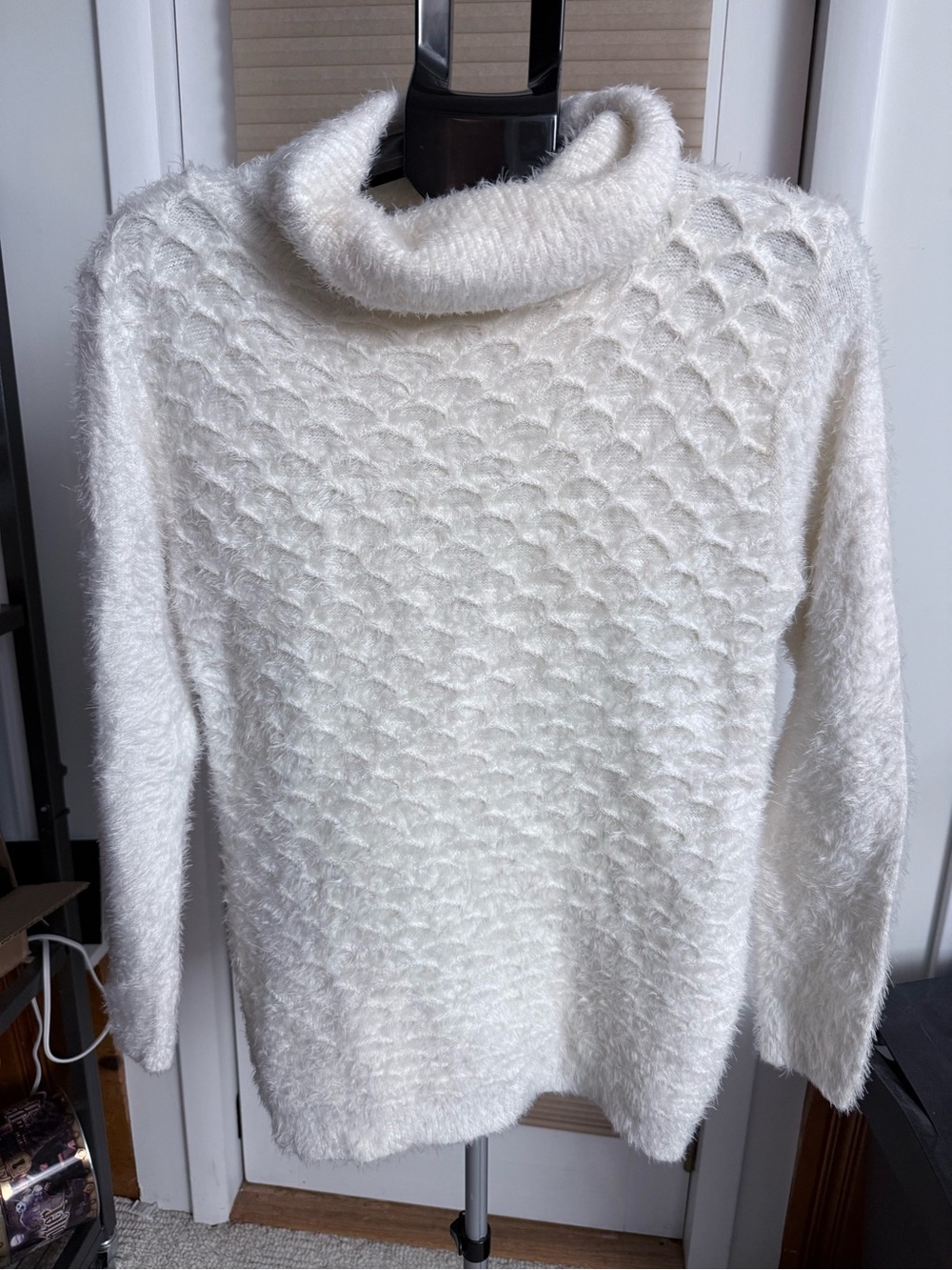 Women's Winter White Mermaid Fuzzy cowl neck Sweater honeycomb knit eyelash L/XL
